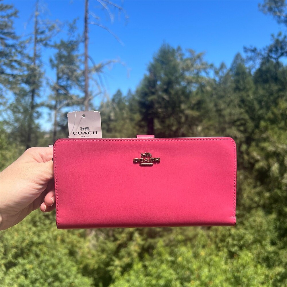 COACH Confetti Pink Smooth Leather Bifold Wallet Wallet with Gold Hardware NWT